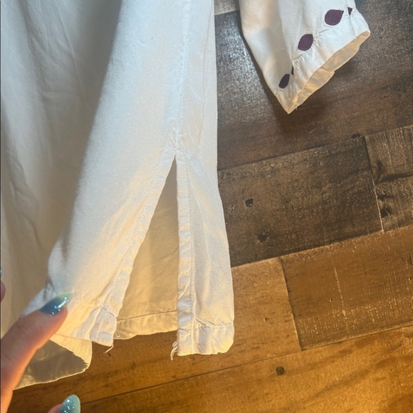 Escapada White Tunic with Maroon Embroidery - Picture 3 of 6